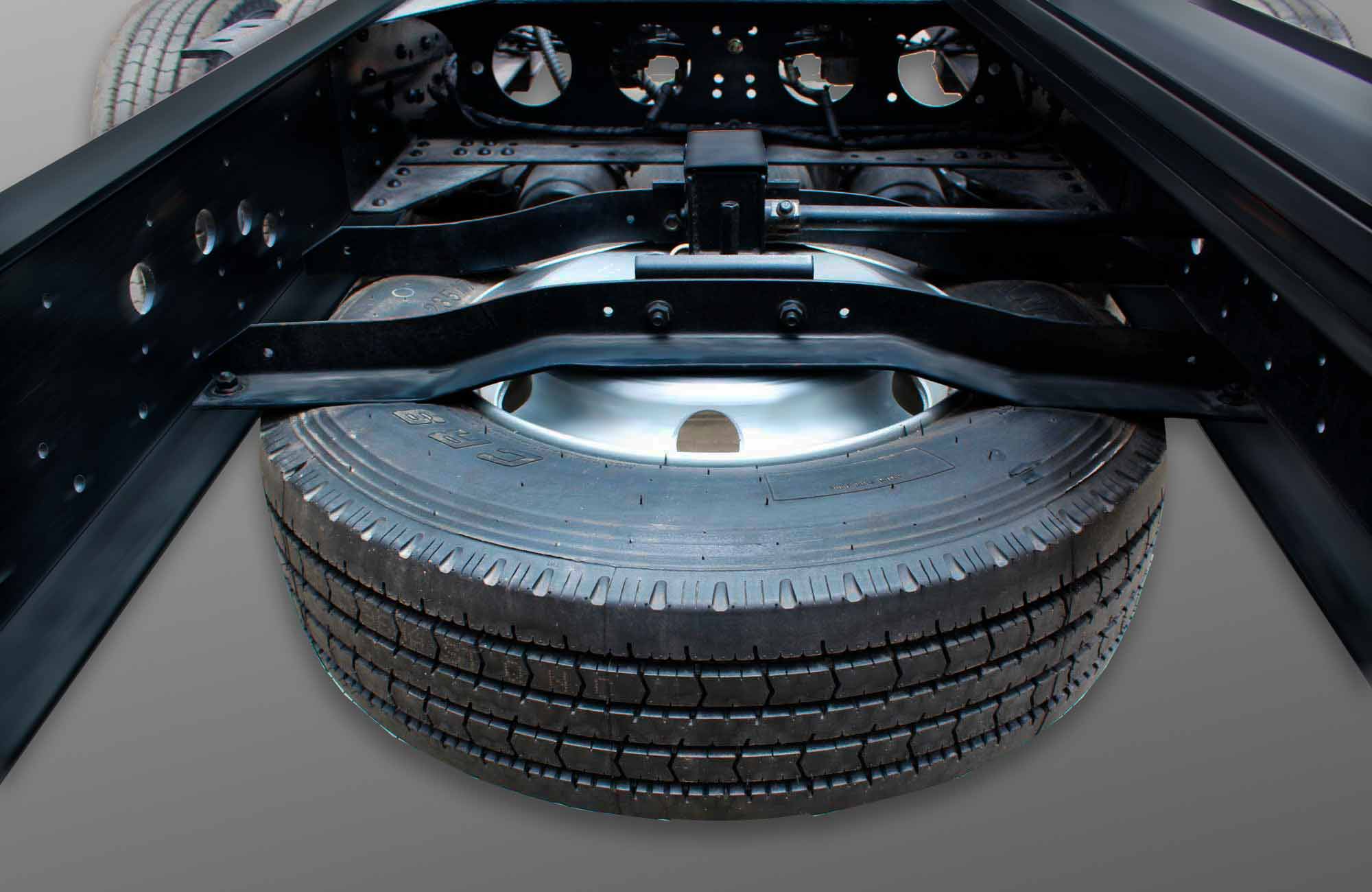 URIS-Aumark-C-CH-7T-(Llanta-repuesto)-OK